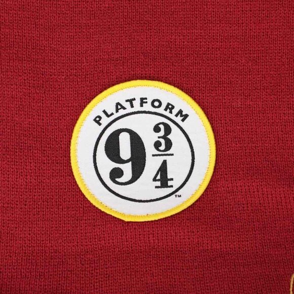 Harry Potter Platform 9 3/4 Gryffindor Scarf - Picture 5 of 7